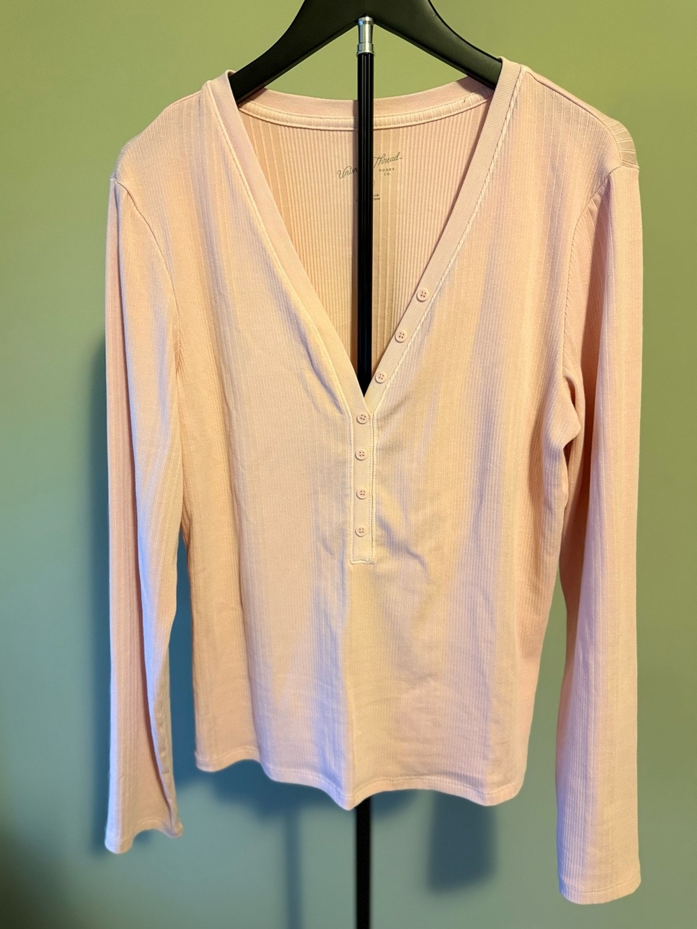 NWOT Universal Threas Long-Sleeve Pink Henley Ribbed Top SZ L (19" P2P)